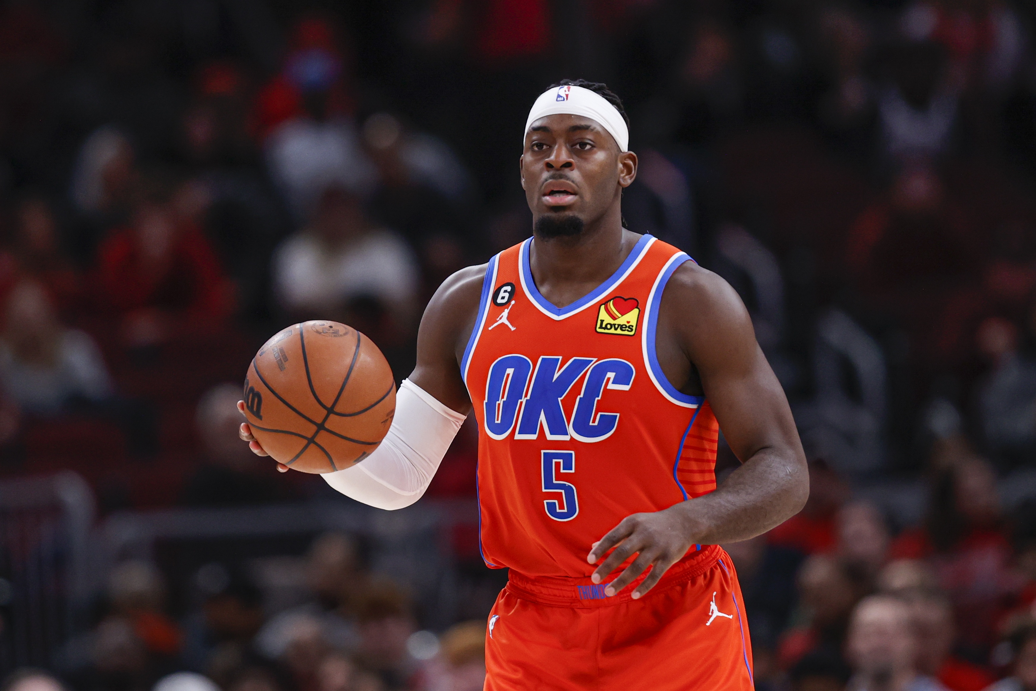 杰伦威：多特该拿DPOY 他每晚都对位对面箭头 是NBA最累的球员